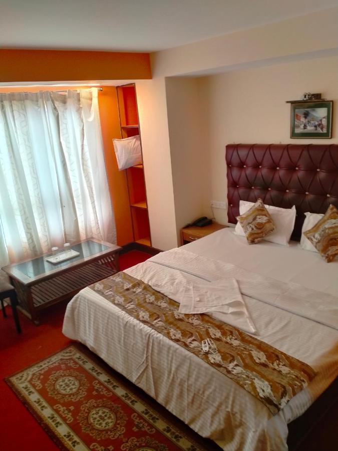 Oyo 12370 Royal Sarava Hotel Darjeeling  Bagian luar foto