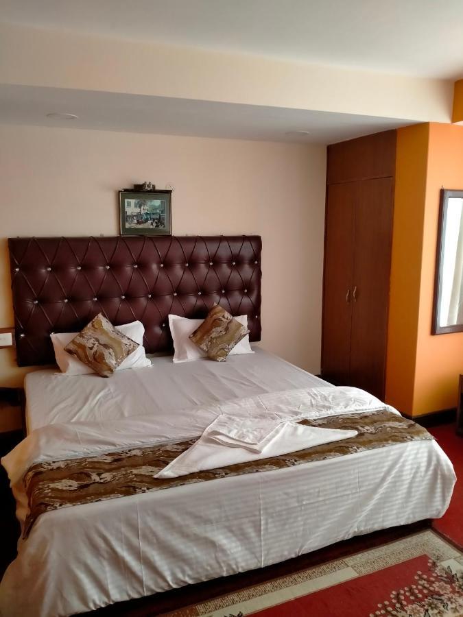 Oyo 12370 Royal Sarava Hotel Darjeeling  Bagian luar foto