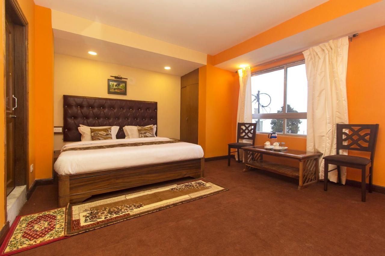Oyo 12370 Royal Sarava Hotel Darjeeling  Bagian luar foto