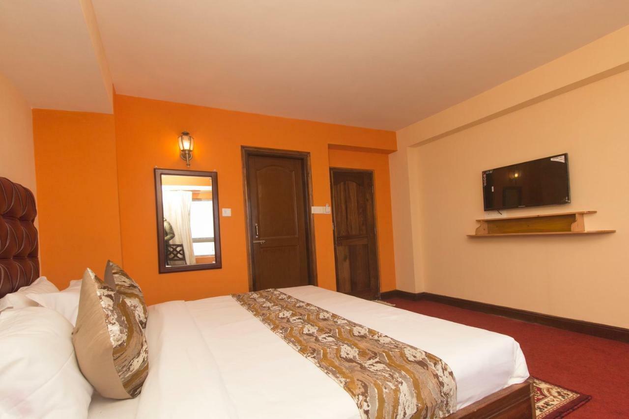 Oyo 12370 Royal Sarava Hotel Darjeeling  Bagian luar foto
