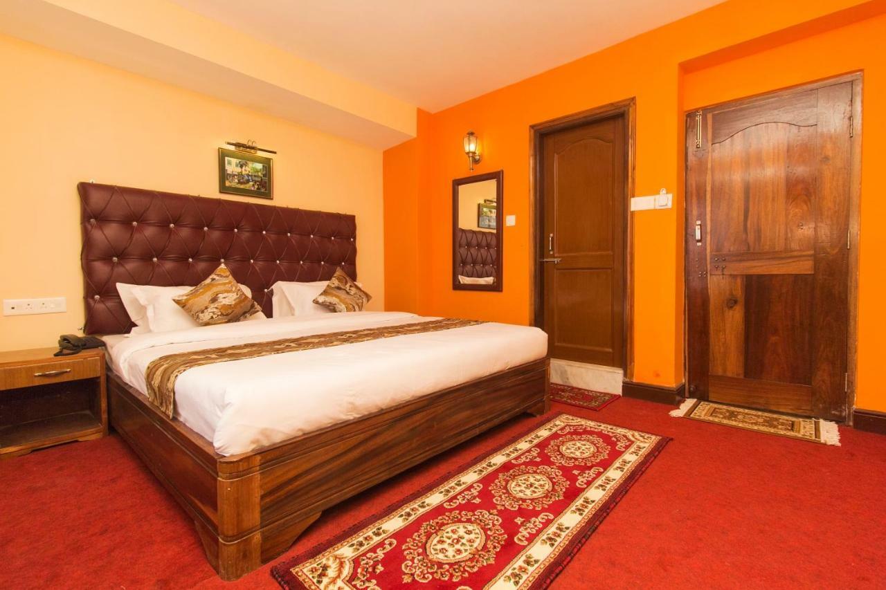Oyo 12370 Royal Sarava Hotel Darjeeling  Bagian luar foto