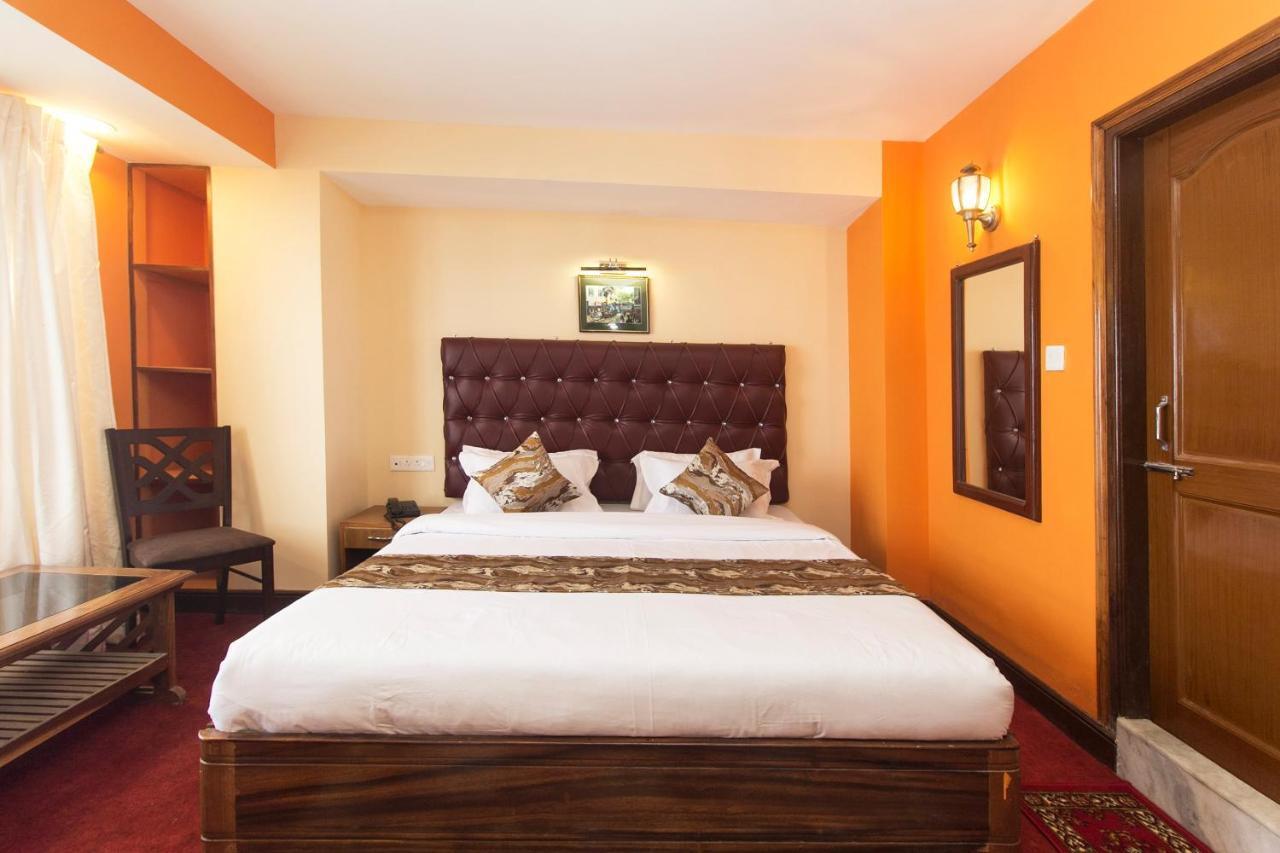 Oyo 12370 Royal Sarava Hotel Darjeeling  Bagian luar foto