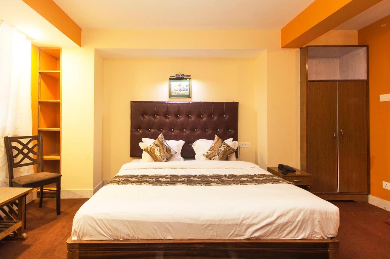 Oyo 12370 Royal Sarava Hotel Darjeeling  Bagian luar foto